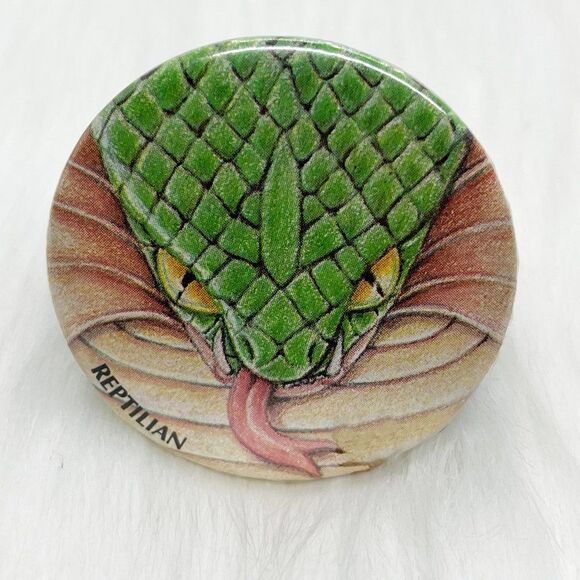 🔮 5/$25 80's‎ Vintage Horror Monster Goulie Reptilian Pin - Picture 1 of 3